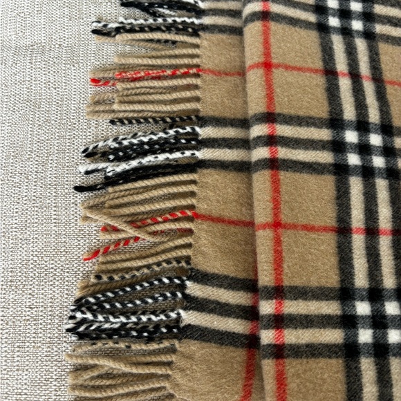 Vintage Authentic Burberry Scarf - Picture 2 of 5